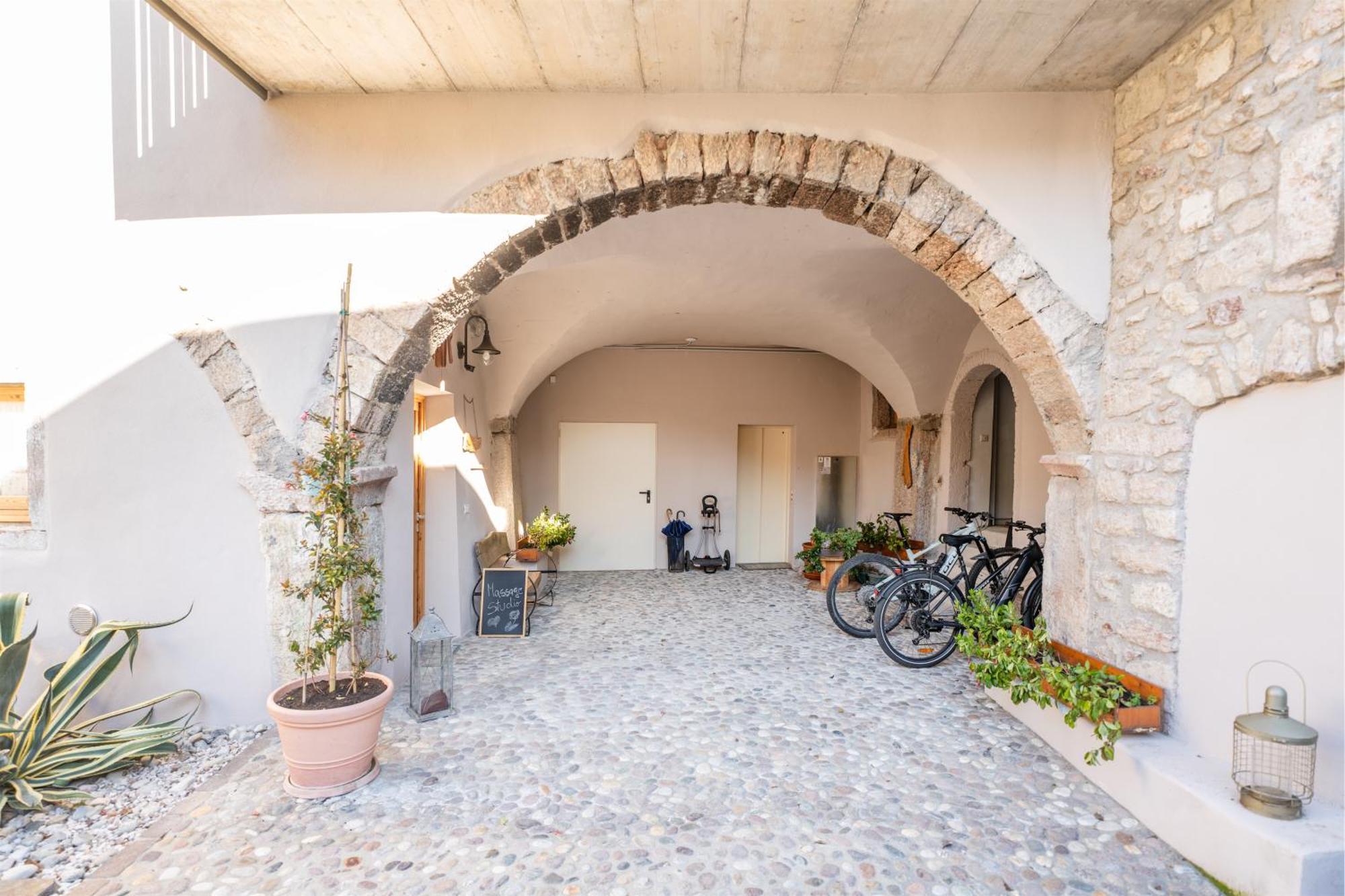Appartamenti La Corte Arco Exterior photo